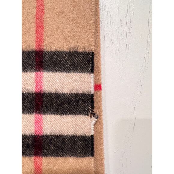 AUTH Burberry Cashmere Scar 12X66in - Picture 6 of 6